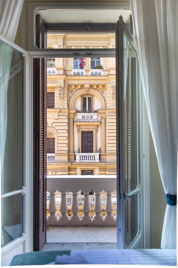Palazzo Nana Suites & Apartments نابولي المظهر الخارجي الصورة