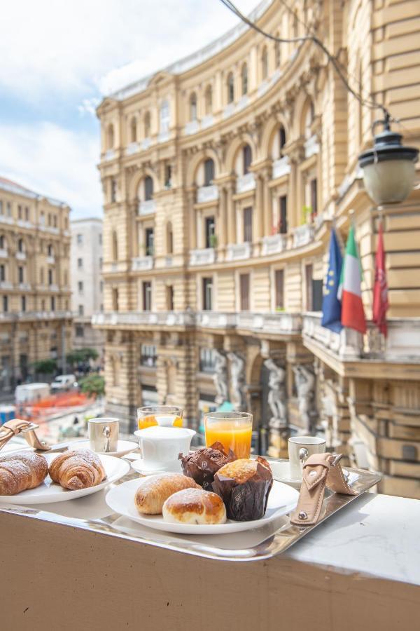 Palazzo Nana Suites & Apartments نابولي المظهر الخارجي الصورة