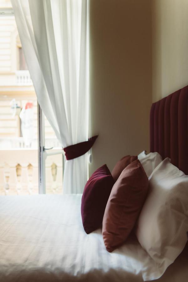 Palazzo Nana Suites & Apartments نابولي المظهر الخارجي الصورة
