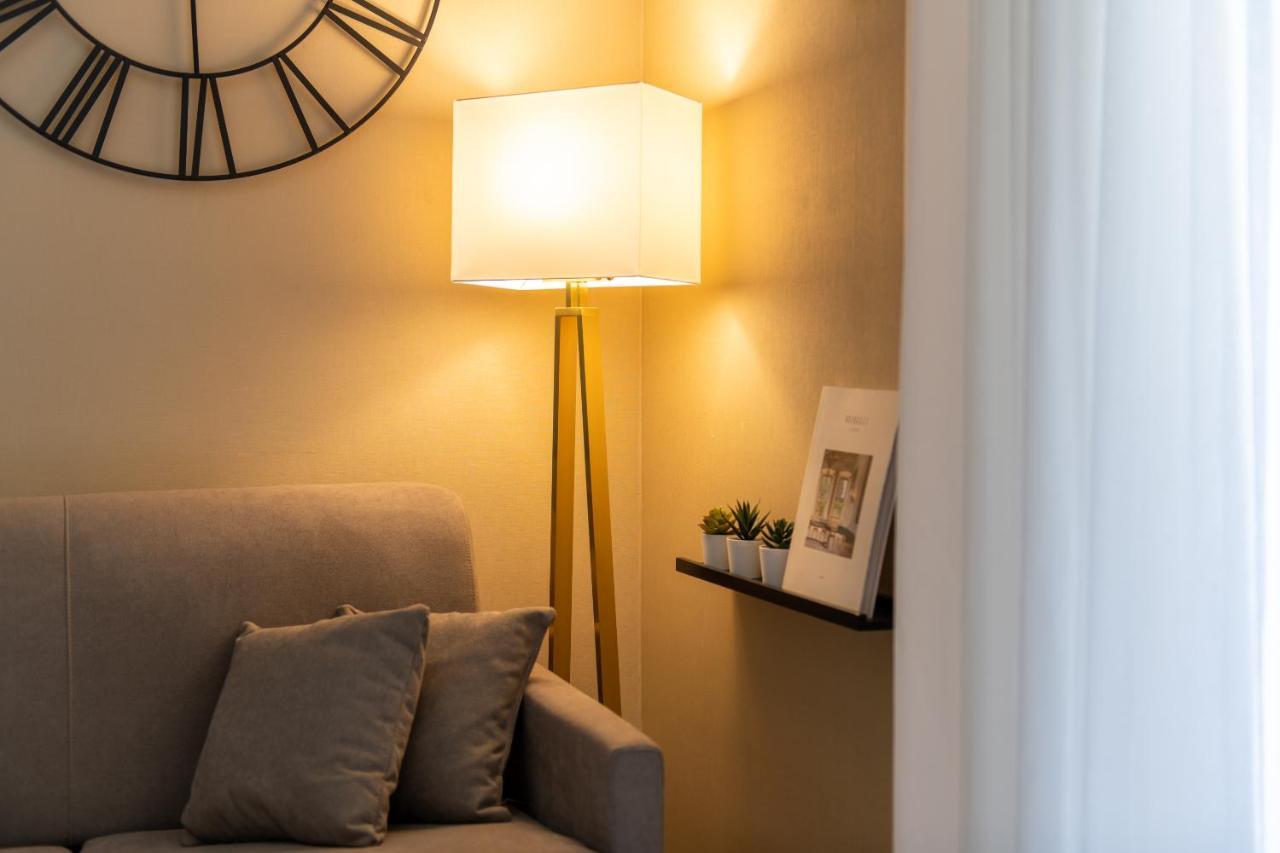Palazzo Nana Suites & Apartments نابولي المظهر الخارجي الصورة