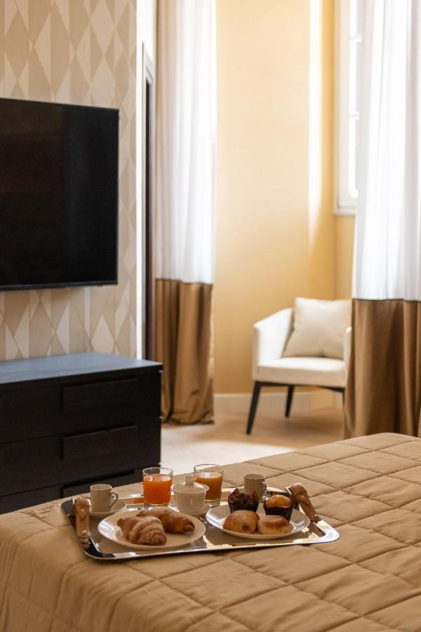 Palazzo Nana Suites & Apartments نابولي المظهر الخارجي الصورة