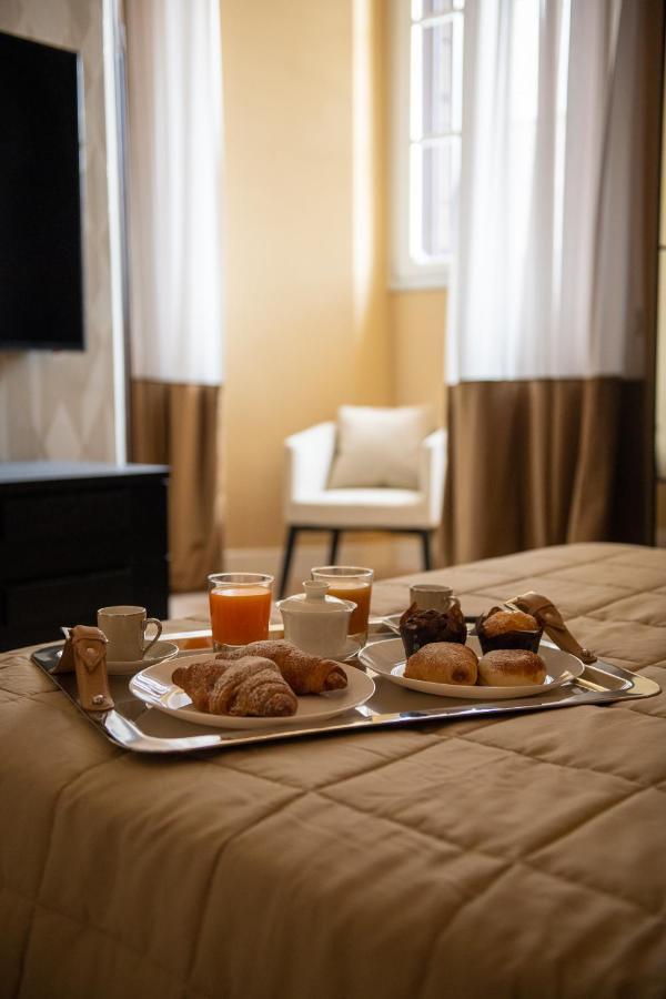 Palazzo Nana Suites & Apartments نابولي المظهر الخارجي الصورة